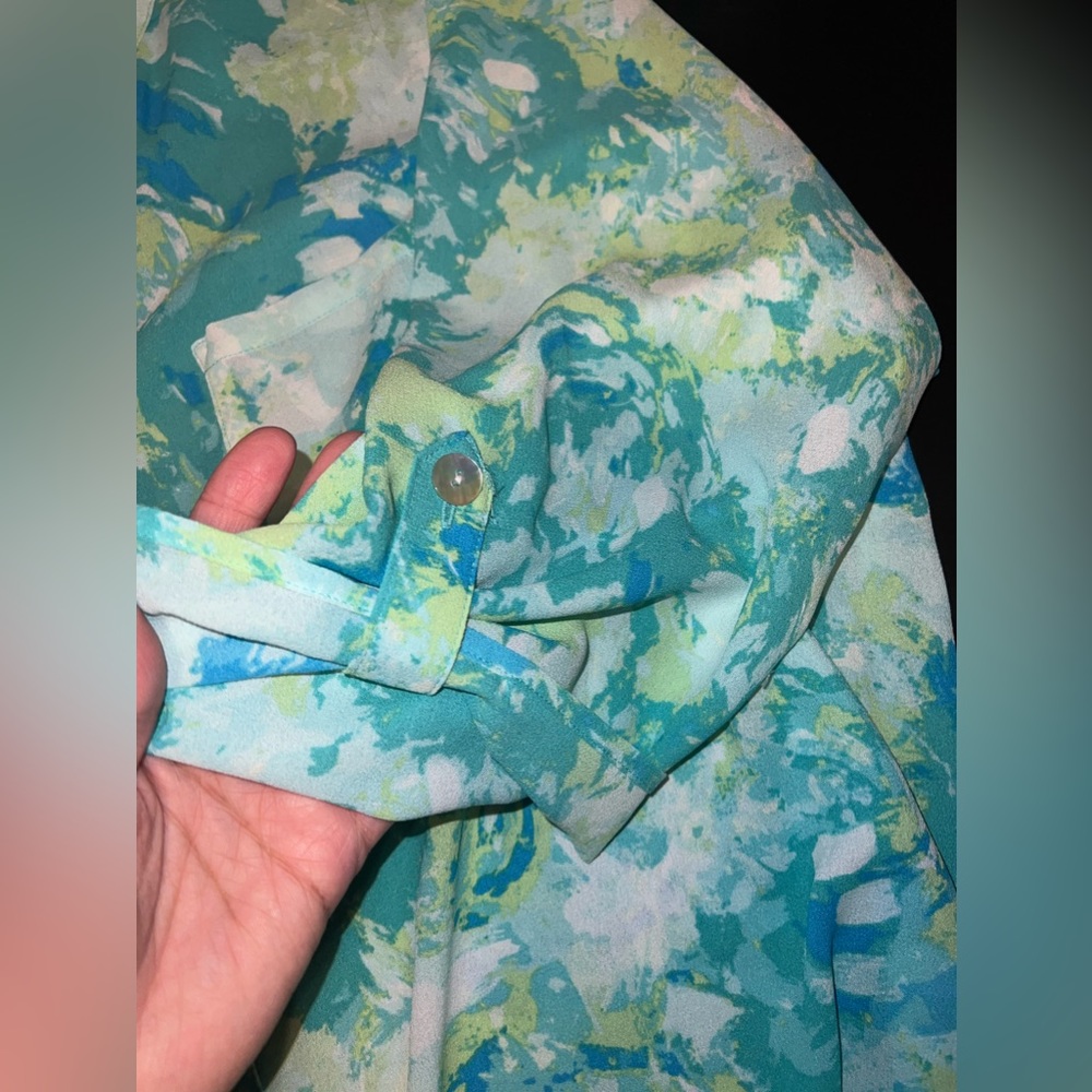 Ruby Rd Plus Size Watercolor Style Tie Front Butt… - image 5